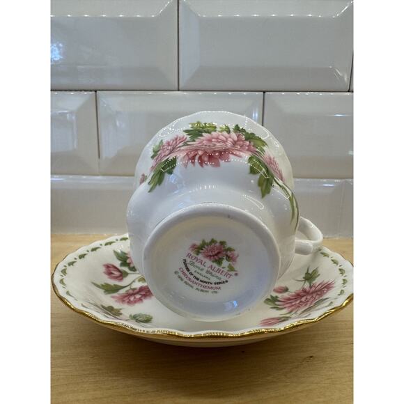 Vintage Royal Albert China Tea Cup & Saucer Flower Of The Month-Chrysanthemum - Picture 4 of 5